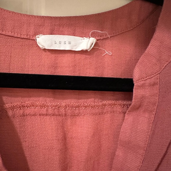 Lush Flowy Top - Picture 2 of 3